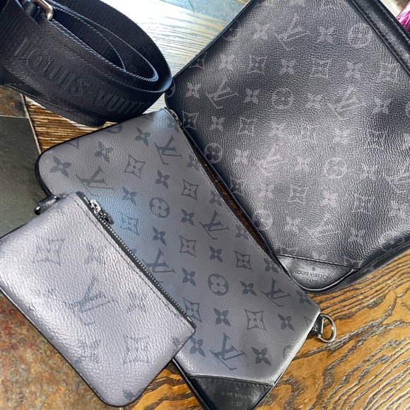 Trio Messenger Bag (black/grey) (used) (one minor scuff in picture) - Picture 5 of 9